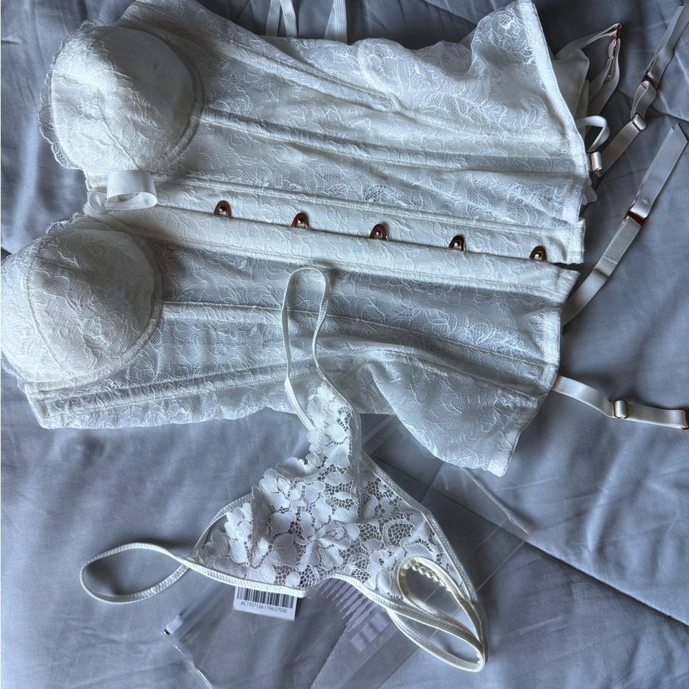 BRAND NEW- Savage X Fenty White Corset Set